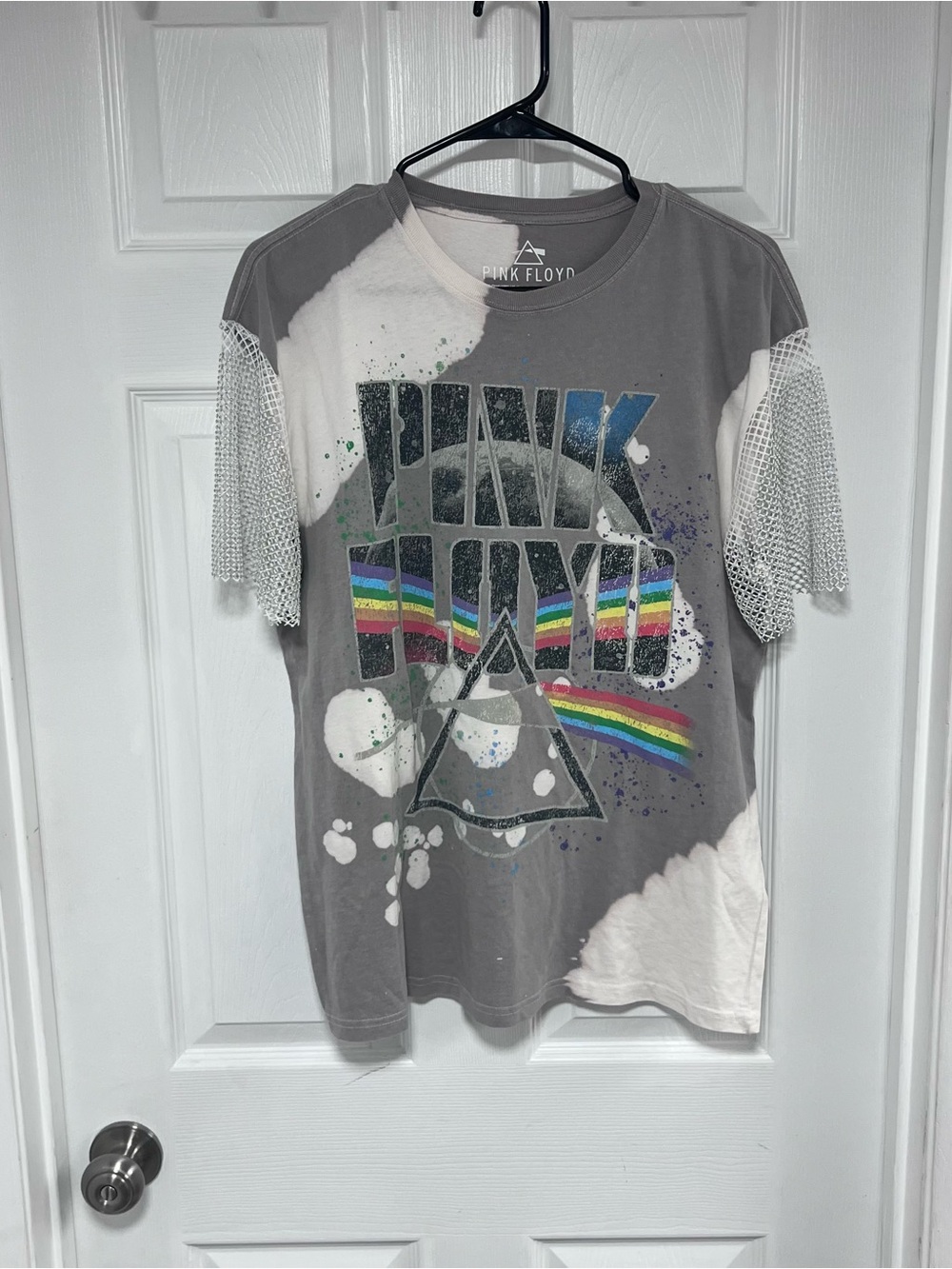 Pink Floyd Women Short Sleeve Tee w/ Rainbow Graphic Size S REALLY COOL SLEEVES